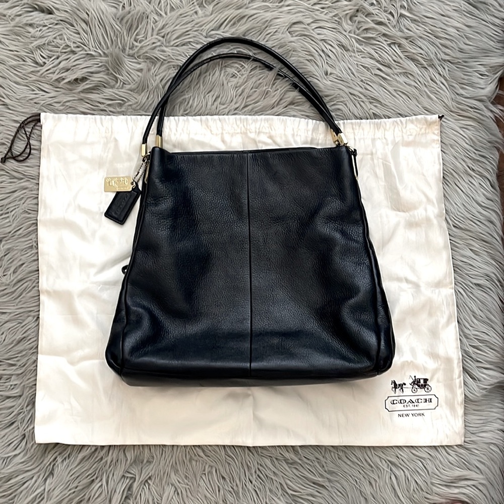 Coach Dalton 31 Polished Black. Like new!